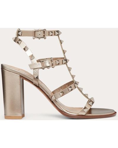 Valentino Garavani Rockstud Metallic Calfskin Ankle Strap Sandal 90 Mm - Natural