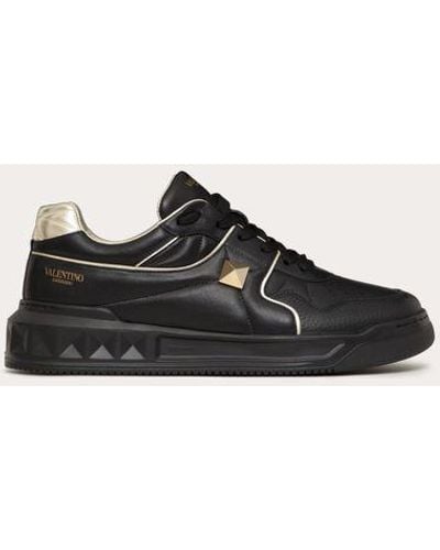 Valentino Garavani One Stud Low-top Sneaker In Nappa Leather - Black
