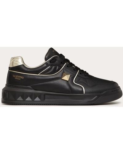 Valentino Garavani One Stud Low-top Sneaker In Nappa Leather - Black