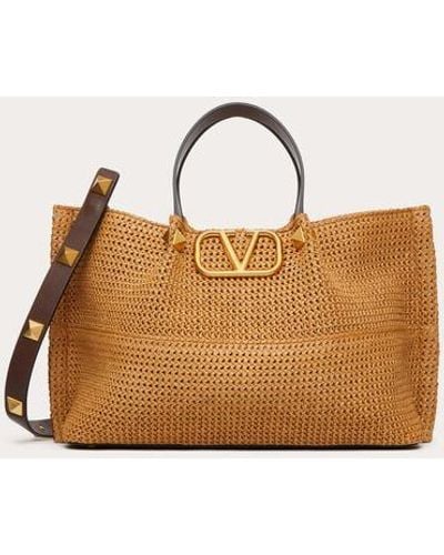 Valentino Garavani Medium Shopping Bag In Synthetic Raffia - Brown