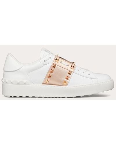 Valentino Garavani SNEAKERS ROCKSTUD UNTITLED AUS KALBSLEDER MIT STREIFEN IN METALLIC-OPTIK - Natur