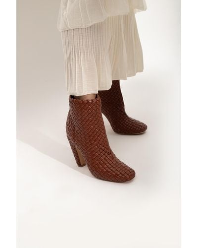 Bottega Veneta ‘Canalazzo’ Heeled Ankle Boots - Brown