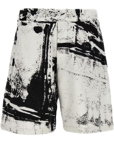 Alexander McQueen All Over Print Bermuda Shorts Bermuda, Short Bianco/Nero