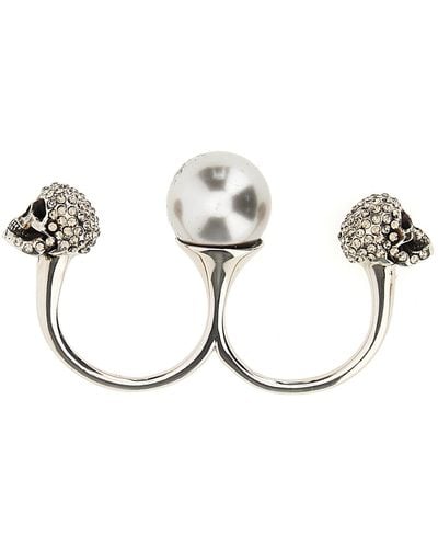 Alexander McQueen Anello Doppio Pearl Skull in Argento Anticato - Metallizzato