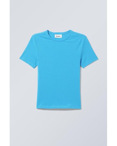 Weekday Schmal geschnittenes T-Shirt - Blau