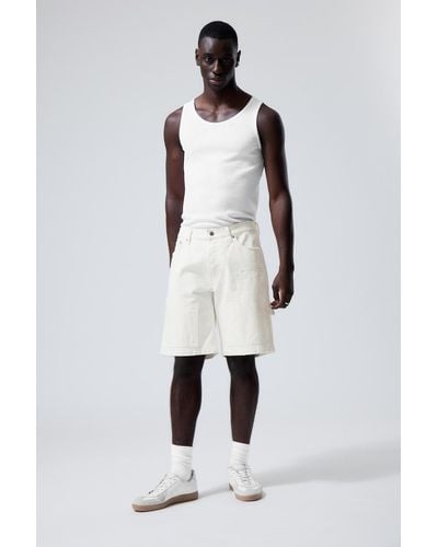 Weekday Zimmermanns-Denim-Shorts mit niedrigem Bund - Weiß