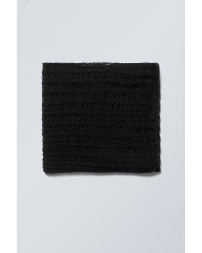Weekday Schal in Netzoptik aus Wollmischung - Schwarz
