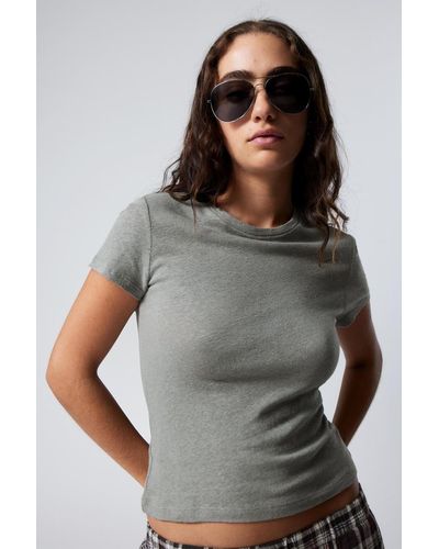 Weekday Tailliertes T-Shirt Aus Leinenmischung - Grau