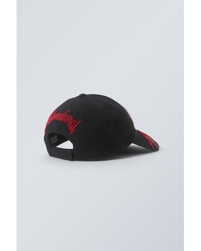 Weekday Cap mit aufwendiger Stickerei - Schwarz