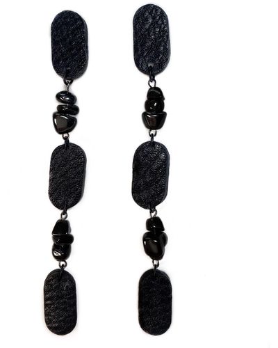 WAIWAI Capsule Dangle Earrings With Hematite Crystals - Black