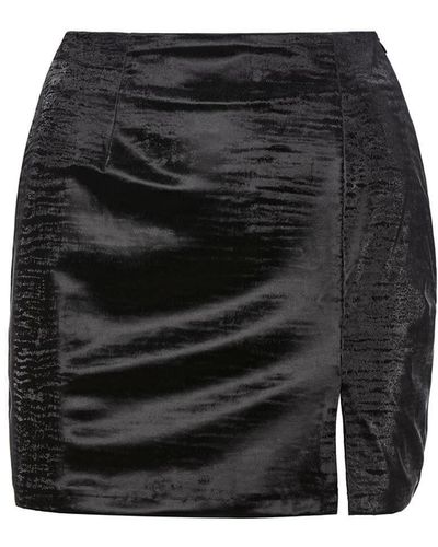 BLUZAT Printed Leather Mini Skirt With Slit - Black
