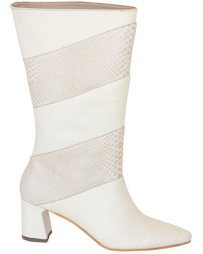 Stivali New York Neutrals Eléa Boots In White & Ivory Croc Embossed Leather