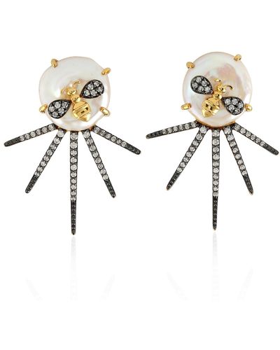 Artisan Butterfly Diamond Natural Pearl Stud Earrings 18k Yellow Gold - Metallic
