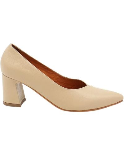 Stivali New York Neutrals Antoinette Slip-on Heels In Ivory & Tan Arequipe Leather - Natural