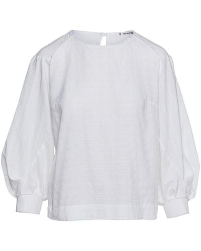 Conquista Bishop Sleeve Jacquard Top In Sustainable Fabric - White