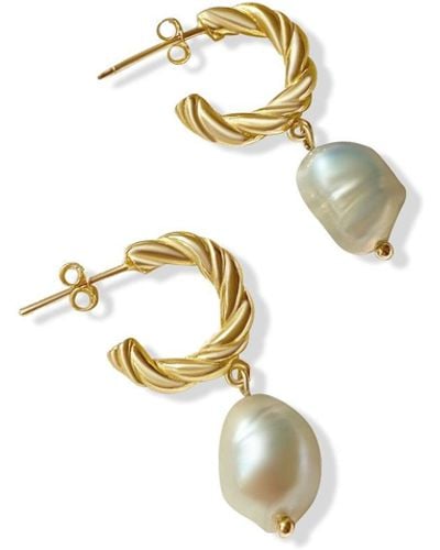 Anisa Sojka Freshwater Pearl Hoop Earrings - Metallic