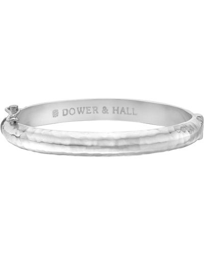Dower & Hall 6mm Hinged Hammered Nomad Bangle In - White