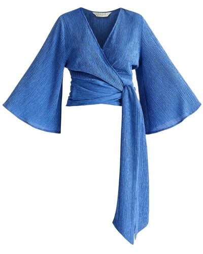 Paisie Textured Wrap Kimono Blouse In - Blue