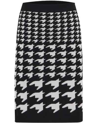 Peraluna Houndstooth Pattern Slim Fit Knee Level Knitwear Skirt - Black