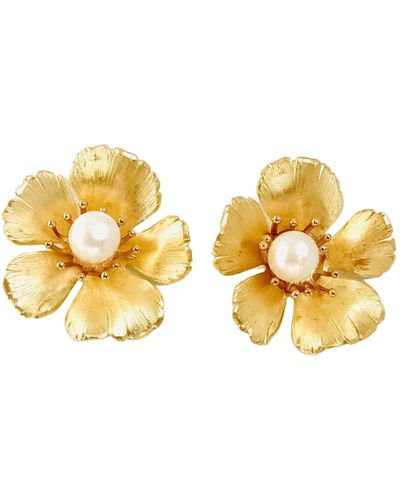 The Pink Reef Small En Flower Stud With Pearl Center - White