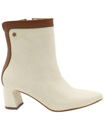 Stivali New York Cerise Heeled Ankle Booties In Ivory/tan Leather - Natural