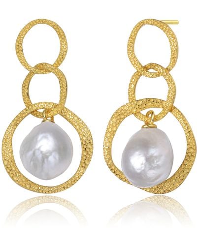 Genevive Jewelry Brigitte Boho Golden Triple Circle Pearl Earring - Metallic