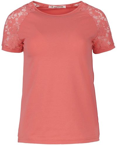 Conquista Coral Top With Short Lace Sleeves - Pink