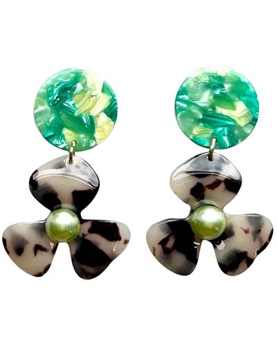 CLOSET REHAB Neutrals / Pearl Water Poppy Drop Earrings In Envy Of The Town - Green