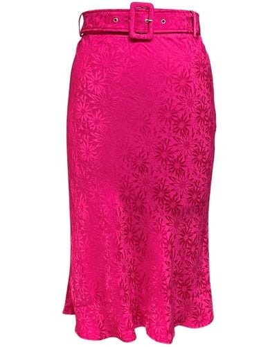 Lavaand The Christina Belted Satin Midi Skirt In Pink Daisy