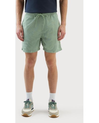 Woolrich Pure Cotton Garment-dyed Shorts With A Tropical Print - Green