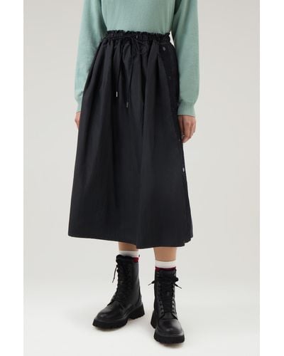 Woolrich Skirt In Crinkle Satin Nylon - Black