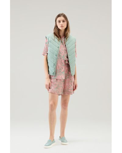 Woolrich Shorts With A Tropical Print - Pink