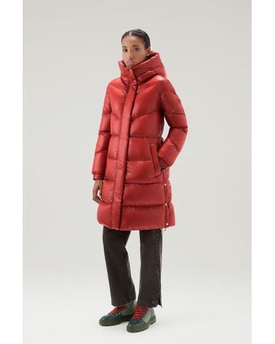 Woolrich Aliquippa Long Down Jacket In Glossy Nylon - Red
