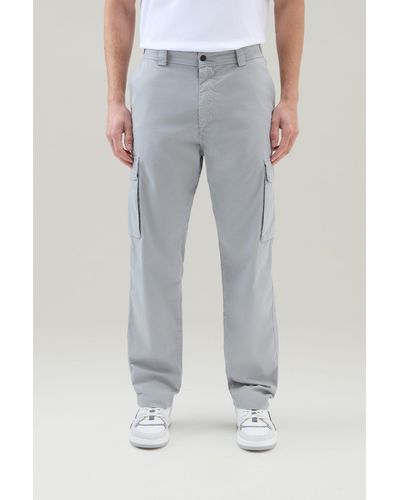 Woolrich Garment-dyed Cargo Pants In Pure Cotton Gabardine - Gray
