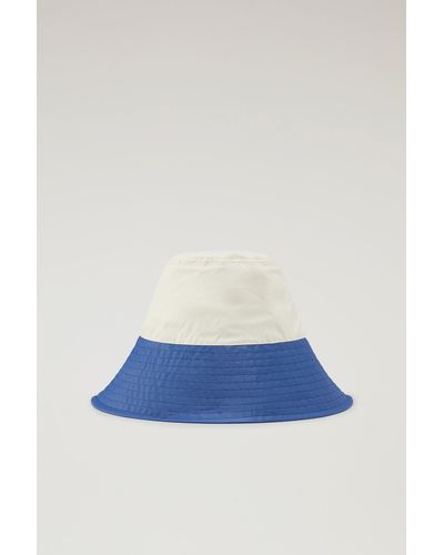 Woolrich Rain Bucket Hat In A Cotton Nylon Blend Beige - Blue