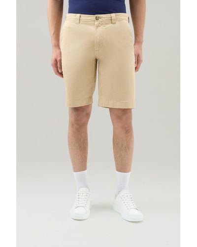 Woolrich Garment-dyed Chino Shorts In Stretch Cotton - Natural