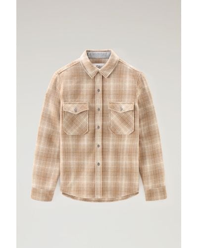Woolrich Alaskan Check Overshirt In Recycled Italian Wool Blend - Natural