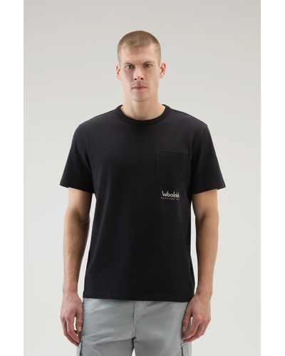 Woolrich Pure Cotton T-shirt With Trail Print - Black