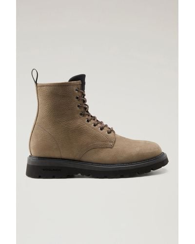 Woolrich New City Boots In Nabuk - Brown