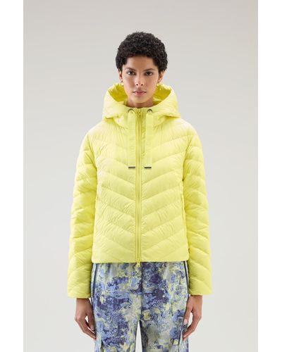 Woolrich Microfibre Jacket With Chevron Quilting And Hood - Yellow