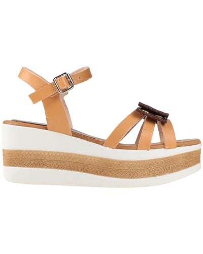 Stele Sandals - Brown