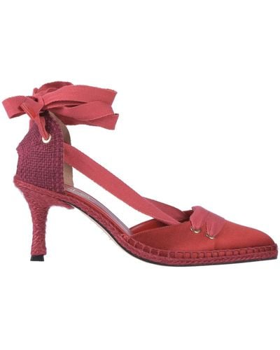 Manolo Blahnik Court Shoes - Red