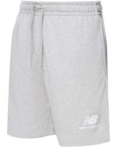 New Balance Shorts & Bermudashorts - Grau