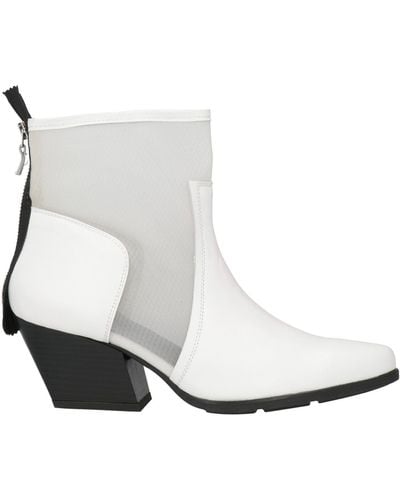 Tosca Blu Ankle Boots - White