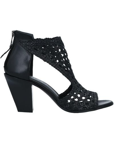 Strategia Ankle Boots Soft Leather - Black