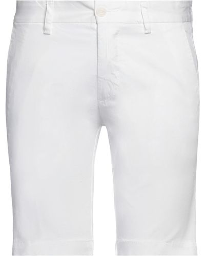 Harmont & Blaine Shorts & Bermuda Shorts Cotton, Elastane - White