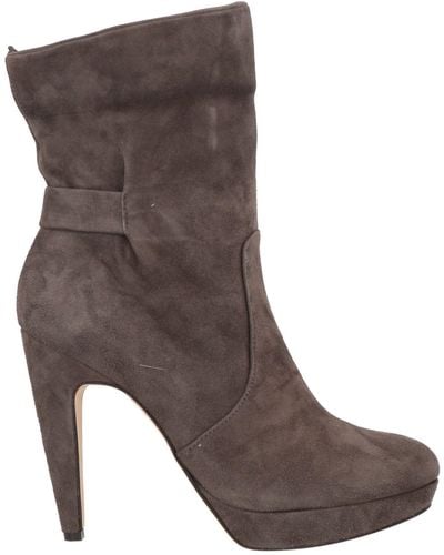 Anna F. Ankle Boots - Brown