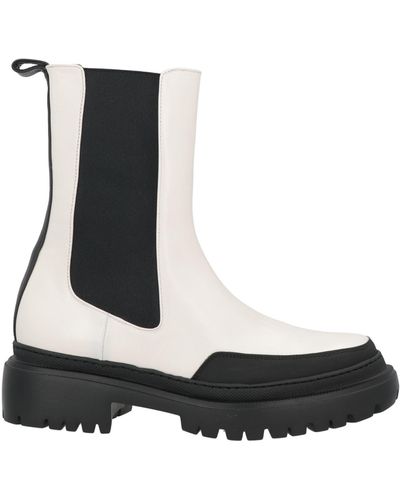 Kalliste Ankle Boots - White