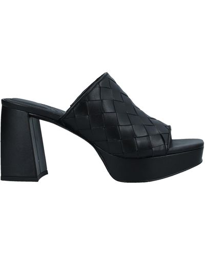 What For Sandals - Black