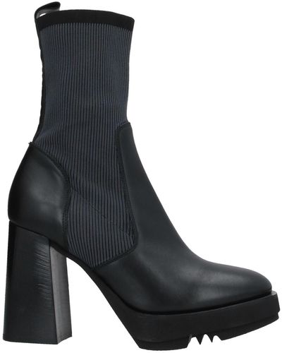 Laura Bellariva Ankle Boots - Black